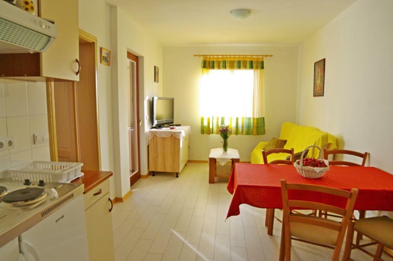 Apartments Cezar ヴィンクラン エクステリア 写真